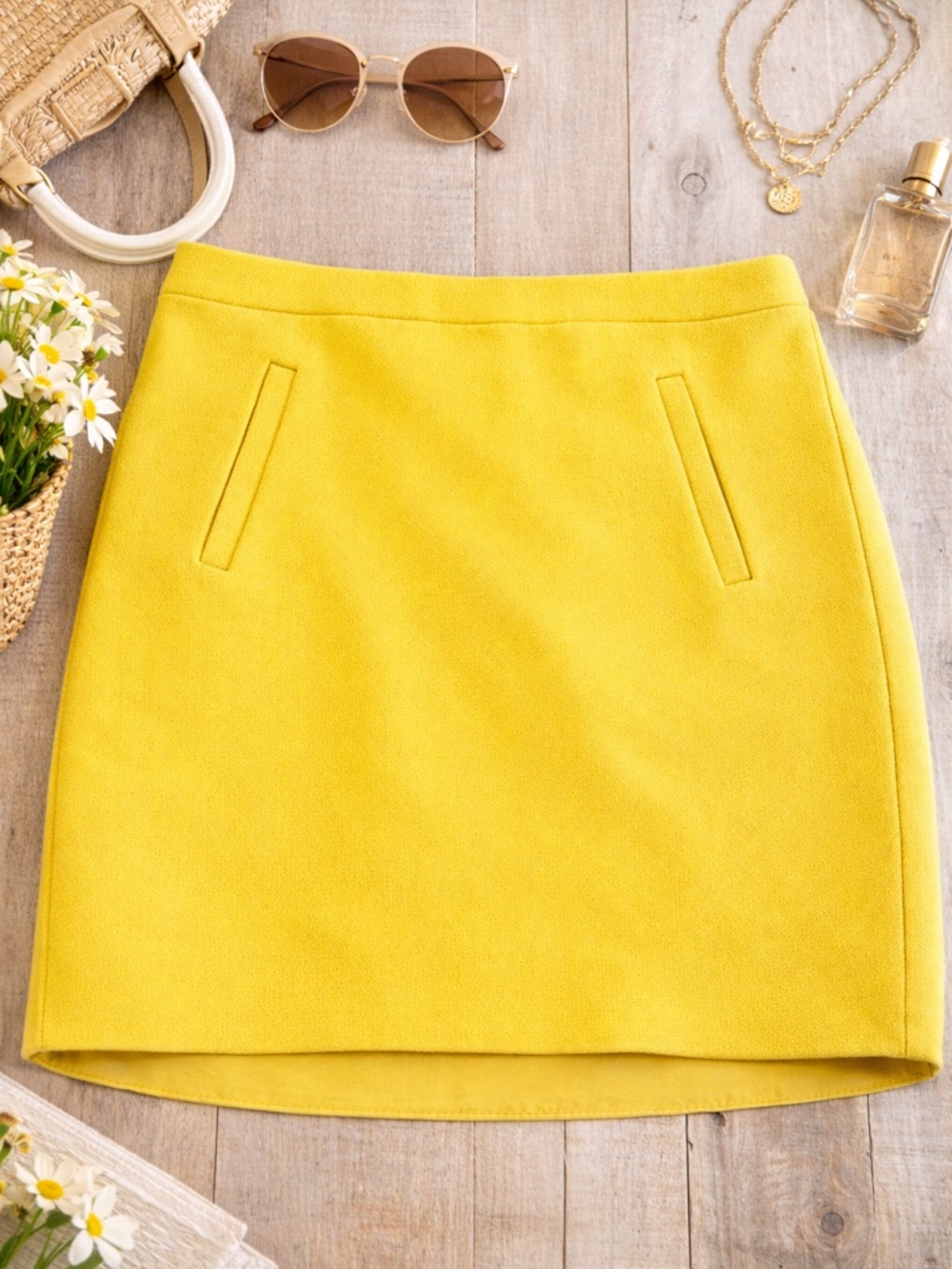J Crew 100% Wool Skirt with zip pockets lemon lime chartreuse green size 4 GUC